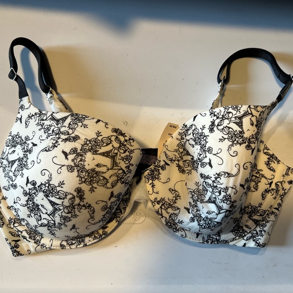 Victoria’s Secret Black and white bra. Size 34D. - Picture 1 of 8
